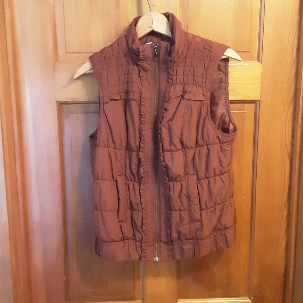 Vest Christopher & Banks chocolate brown ruffle